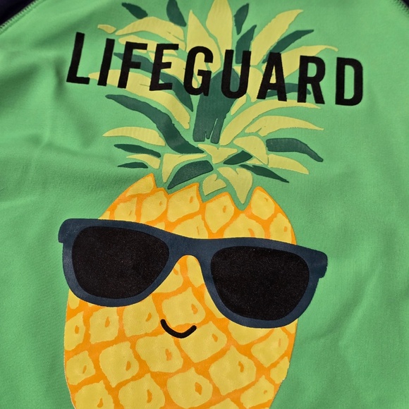 Old Navy Short Sleeve Pineapple Print Rashguard Size 2T - Picture 2 of 7